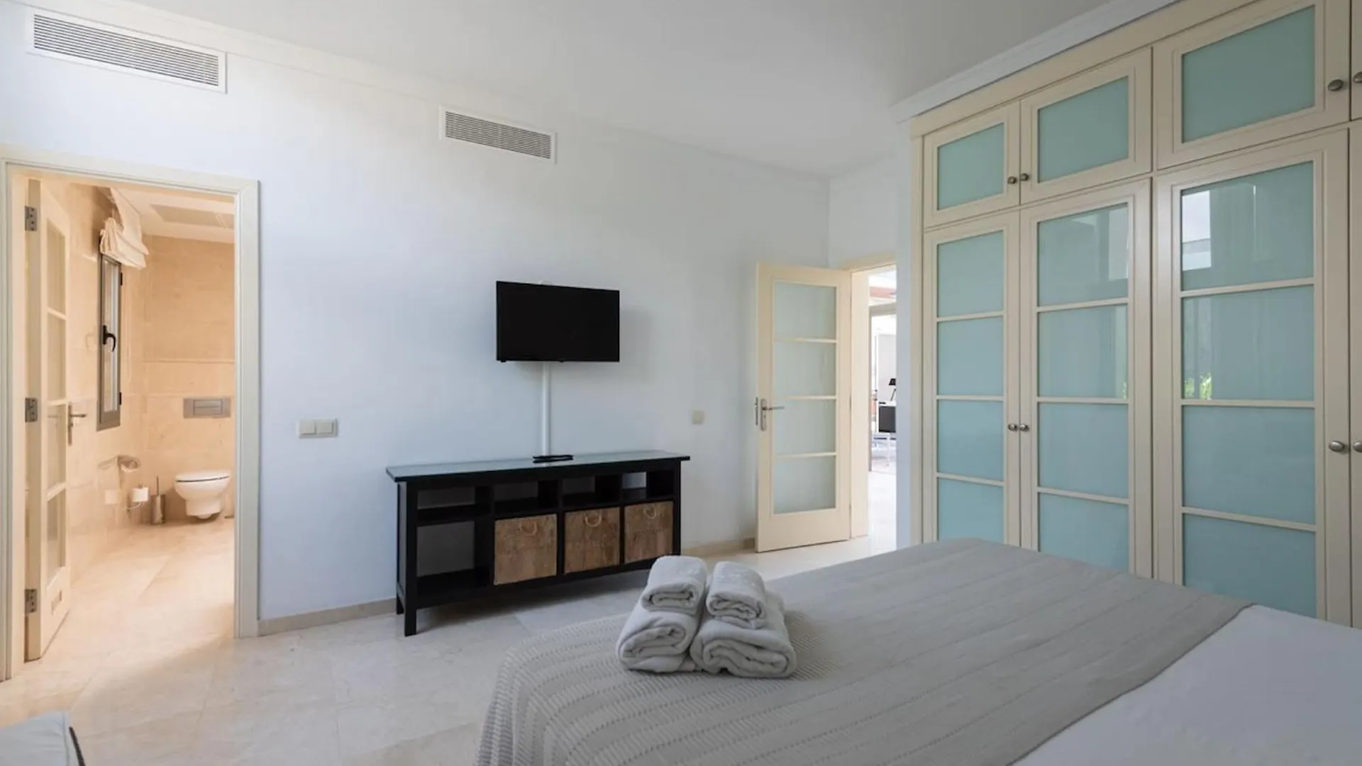 Tauro Villas Deluxe La Playa de Tauro